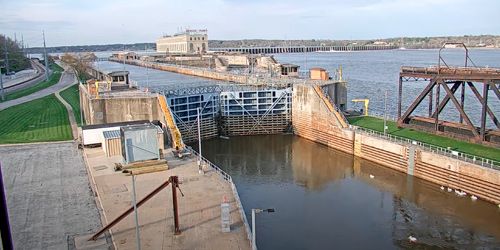 Mississippi River Lock webcam - Keokuk