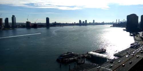 East 34th Street Ferry on East River - live webcam, New York New York