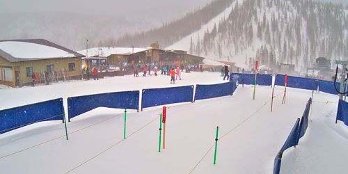 Monarch Ski and Snowboard Area - live webcam, Colorado Salida