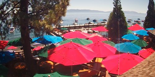 Beach at Sunnyside Restaurant & Lodge - live webcam, California Tahoe City