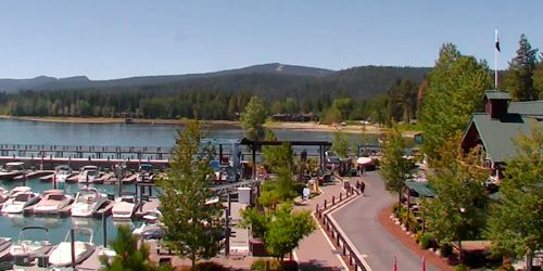 Berth for yachts and boats, view of the embankment - Live Webcam, Tahoe City (CA)