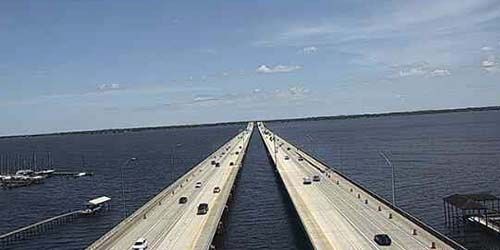 Pont Henry H Buckman sur la rivière Saint-Jean -  Webсam , Florida Jacksonville