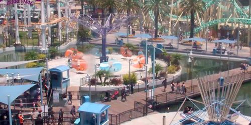 Buena Park - view of the rides - live webcam, California Los Angeles