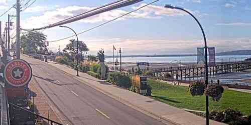 Charlie Don’t Surf Bar - White Rock webcam - Vancouver