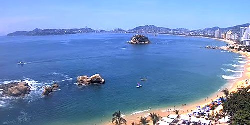 Condesa beach, view of the Faraglion del Obispo island - live webcam, Guerrero Acapulco