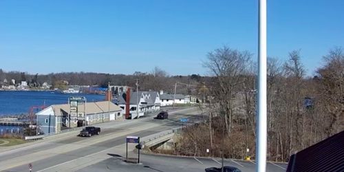 Traffic in suburban Conneaut Lake - live webcam, Pennsylvania Meadville