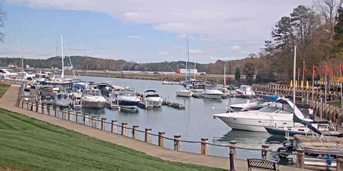 Pier with yachts in Lake Davidson Nature Preserve - live webcam, North Carolina Charlotte