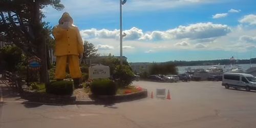 Monument to the fisherman - live webcam, Maine Boothbay Harbor