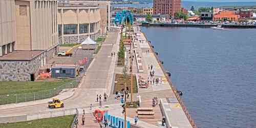 LIVE: Harbor Plaza