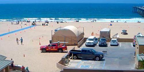 Sea pier and parking at Hermosa Beach - live webcam, California Los Angeles
