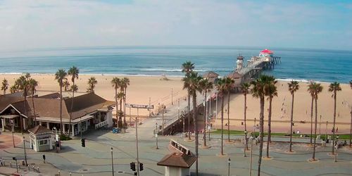 Huntington Pier Plaza webcam - Los Angeles