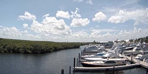 Marina with yachts in Key Largo - Live Webcam, Florida Key West