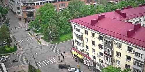 Calle Krasnaya y centro comercial "Galeria"