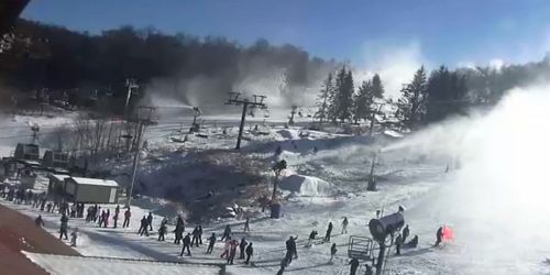 Ski lifts at Beech Mountain Ski Resort - live webcam, North Carolina Banner Elk