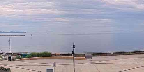 Memorial Park in White Rock webcam - Vancouver