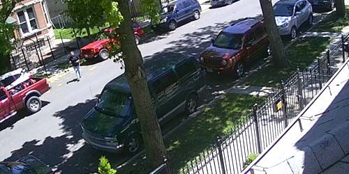 Pedestrians and traffic in Oak Park - live webcam, Illinois Chicago