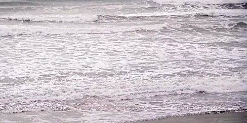 Pacific Sands Beach Resort - surfing - live webcam, British Columbia Tofino