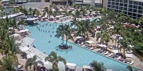 Pool at the Grand Palladium Costa Mujeres - live webcam, Quintana Roo Cancun
