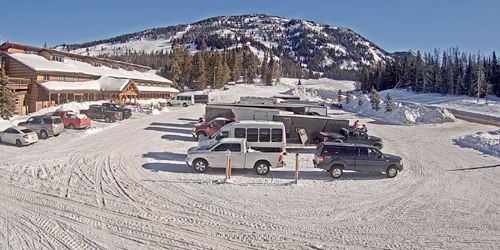 Parking in front of Togwotee Mountain Lodge - live webcam, Wyoming Moran