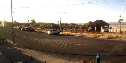 Parking in front of the central beach - live webcam, New Jersey Cape May
