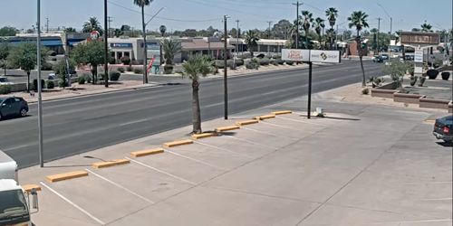 Parking devant le magasin de vélos Round Trip -  Webсam , l'Arizona Phoenix