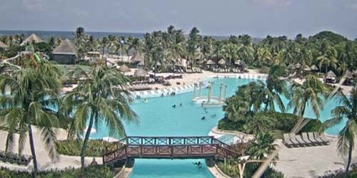 Pool with bar at Kantenah Resort - live webcam, Quintana Roo Playa del Carmen