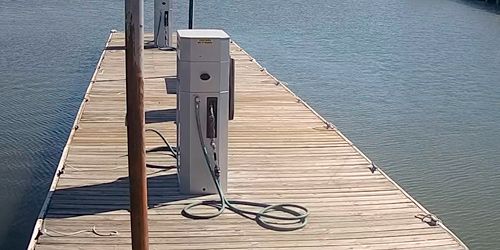 Jetty for refueling boats on the Tennessee River - live webcam, Alabama Guntersville