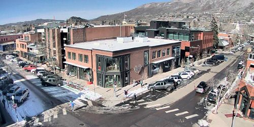 Restaurants and cafes in the city center - live webcam, Colorado Aspen