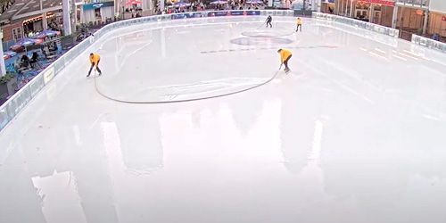 Ice rink in Bryant Park - live webcam, New York New York