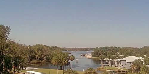 View from the cottage on the banks of the Crystal River - live webcam, Florida Tampa