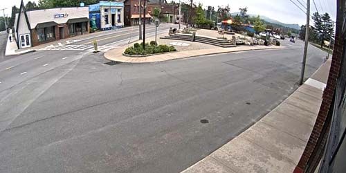 Road to Fort Lake in Old Forge - Live Webcam, Utica (NY)
