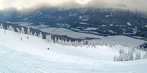 Ski slope at Revelstoke Mountain Resort - live webcam, British Columbia Revelstoke