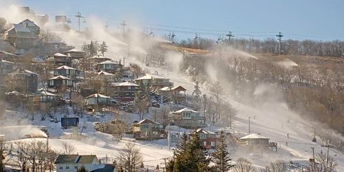 Ski slopes at Beech Mountain Ski Resort - live webcam, North Carolina Banner Elk