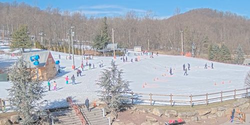 Bottom station of Bear Creek Ski Resort - live webcam, Pennsylvania Allentown