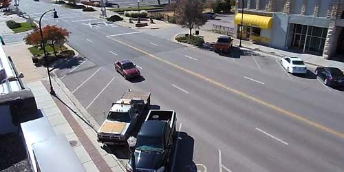 Movimiento de transporte en las calles de la ciudad -  Webcam , Kansas Hutchinson