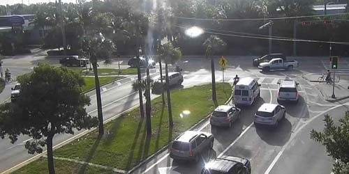 Traffic at the entrance to the city - live webcam, Florida Key West