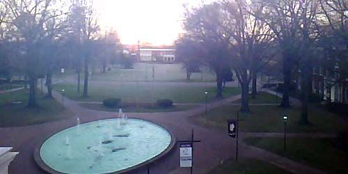 Fonville Fountain in Elon University - live webcam, North Carolina Burlington