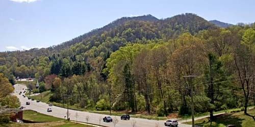 Highway traffic through Waynesville - live webcam, North Carolina Asheville