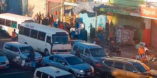 LIVE: West Parade Zentrum - Kingston
