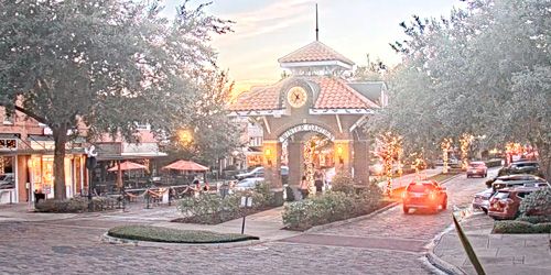 Arch in the center of the Winter Garden suburb - Live Webcam, Orlando (FL)