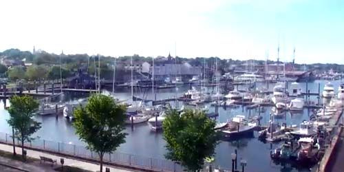 Pier with yachts - live webcam, Rhode Island Newport