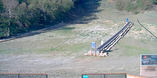 Yeti Snow Play dans la station de ski Mountain High -  Webсam , California Los Angeles
