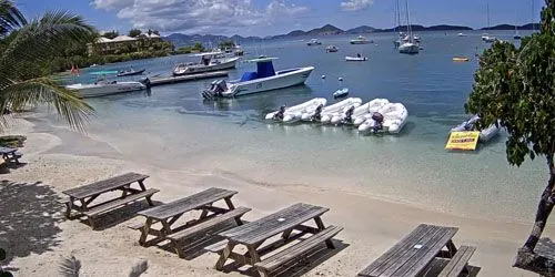 Bar on the shore of a beautiful beach webcam