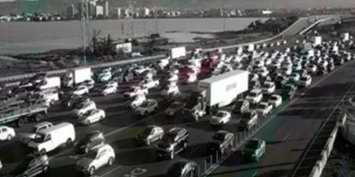 Bay Bridge Toll Plaza webcam - San Francisco