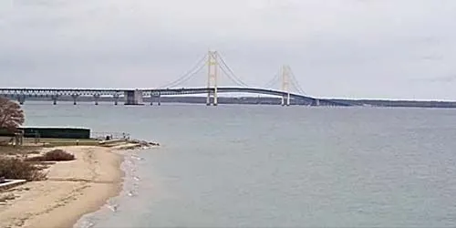 Beach on the shores of Lake Huron webcam - Mackinaw City