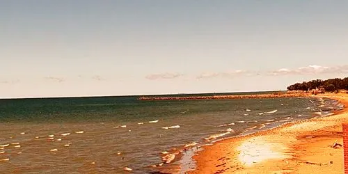 Beaches on the shores of Lake Erie webcam - Buffalo