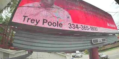 Una valla publicitaria en una calle webcam - Montgomery