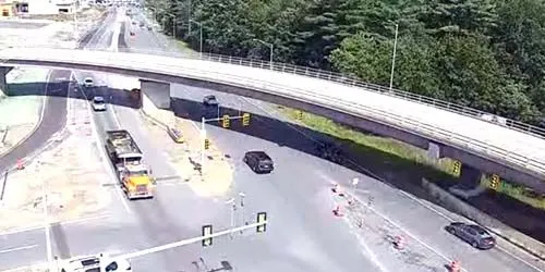 Pont et échangeur de voitures au chemin Mall Caméra web