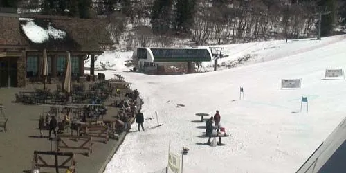 Lower Station Cafe at Snowbasin Resort webcam - Ogden