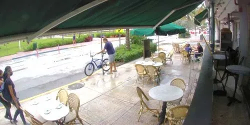 Street Cafe Webcam